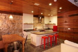 In this Napa Valley barn, old meets new.