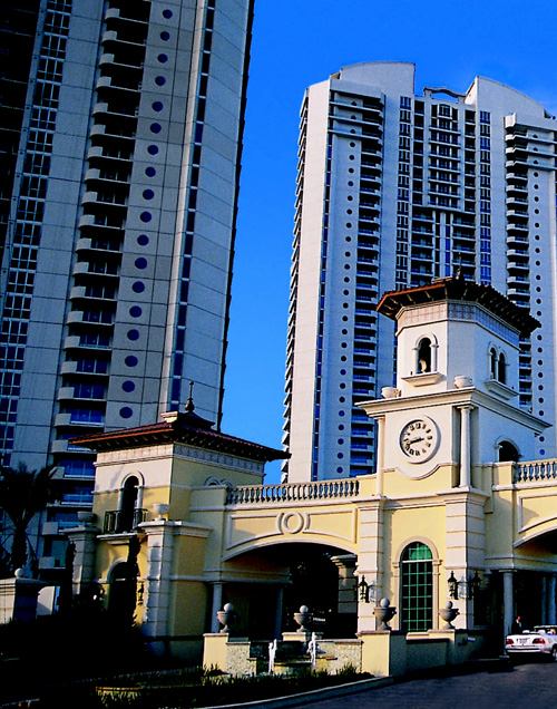 OLD KID ON THE BLOCK: Turnberry Associates, a longtime builder of condo towers in Florida, helped introduce high-rise living to The Strip in 2001. The company sold out all four of its Las Vegas towers in five years, two years earlier than expected.