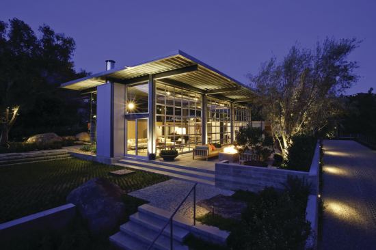 Wide Open Spaces: This passive home responds to its topography and balmy climate with a symphony of retractable walls and doors.