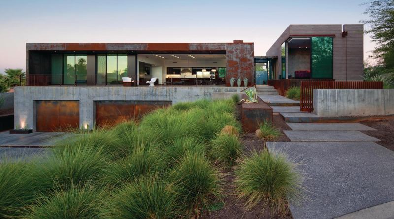 The Yerger Residence exemplifies Chen Suchart Studio’s clean, simple geometries and obsessive attention to construction detail. The building’s open forms and tough concrete-and-steel shell are well suited to its desert site.