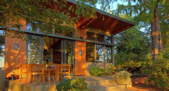 Based on Stillwater Dwelling’s Plan sd133, this Portland, Ore., home was installed over a remodeled daylight basement/office/workspace.