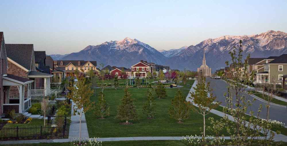 Clustered residential neighborhoods with a variety of housing types
give Daybreak the feeling—and walkability—of an older town.