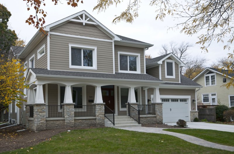 This home from Evolutionary Home Builders features a
number of advanced building components including a super-insulated airtight
building envelope, efficient European windows and doors, a mini split heating/cooling system, and an energy recovery
ventilation system that is 93% efficient.