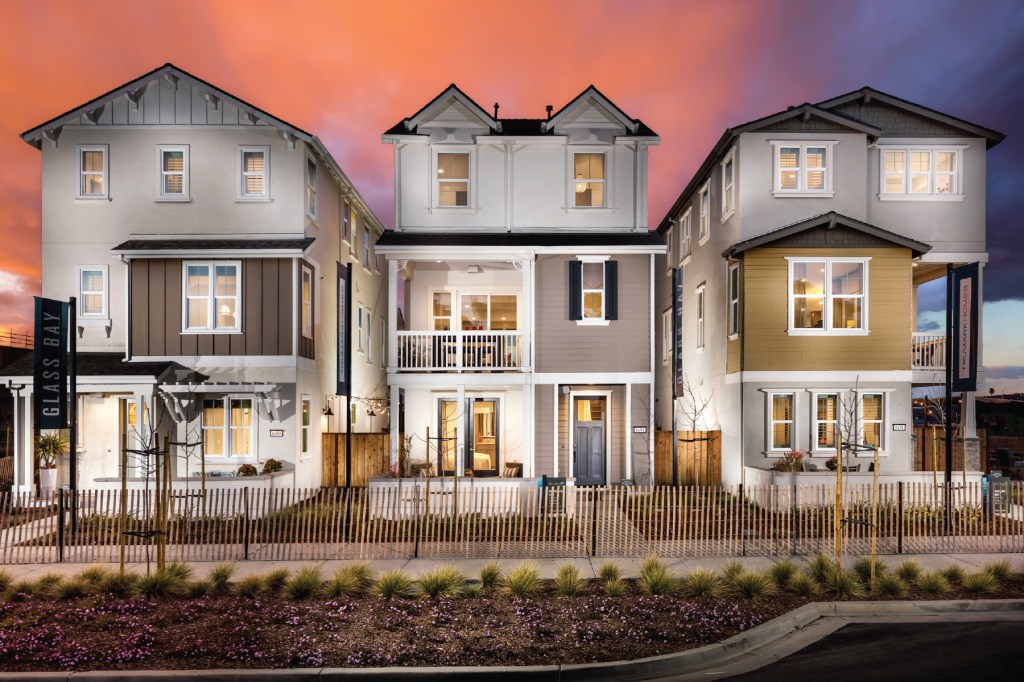 The Glass Bay community by Trumark Homes was named “Detached Community of the Year” at the Bay Area BIA’s “Excellence in Home Building” awards.