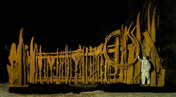 Corten Steel

Private Commission

Dimensions: 17’ x 30’ x 5’