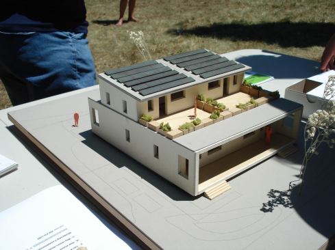 A model of the duplex as&nbsp;seen from the back.