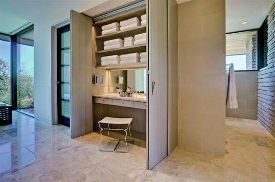 Also+concealed+behind+the+Koto+veneer+doors+is+a+smartly-designed+dressing+table.