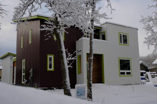 Anders Lewendal Construction, a Bozeman, Montana-based custom builder set out in 2011 to build a home from all-American materials. The result was this house, which not only cost about the same as other homes of similar size and quality, but also uses less than half the energy of average new homes its size.