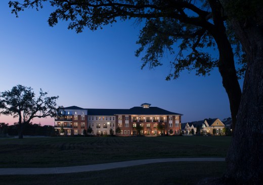The entire master plan of Columbia Parc involved inspired teamwork on the part of the lead developer, the design team, area foundations, and the housing authority.