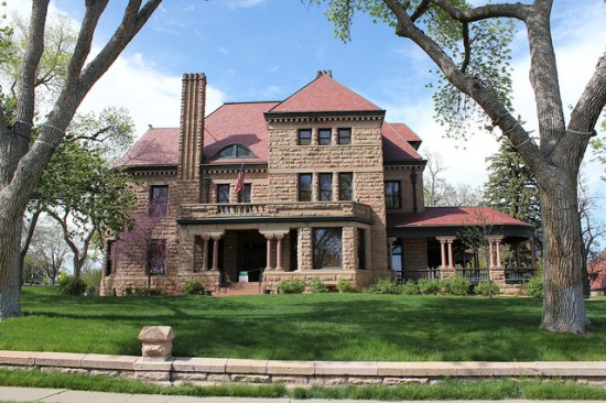 76% chance of sunshine /&nbsp;-36.45% less expensive than national median new home price