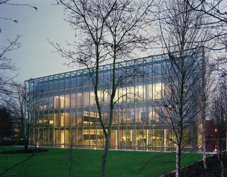 The high-visibility site at the Unversity of Oregon led to the idea of four public fa&ccedil;ades on the 40,000-square-foot academic learning center.
